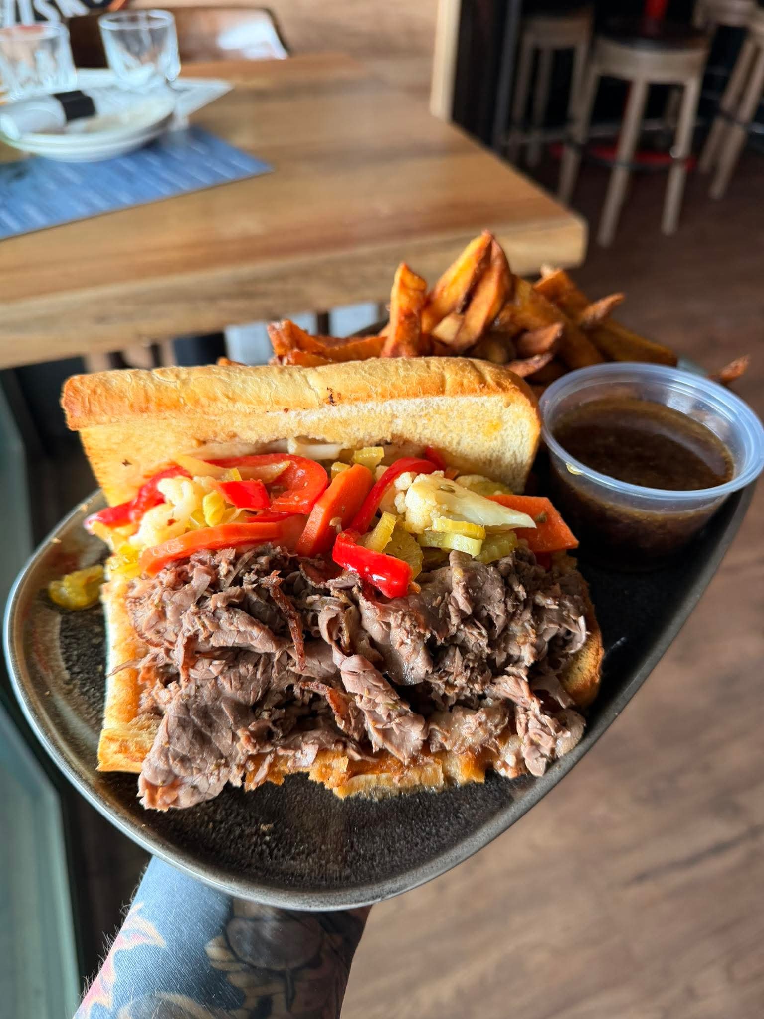 Le Gouvernail Taverne Sportive( La Cale)