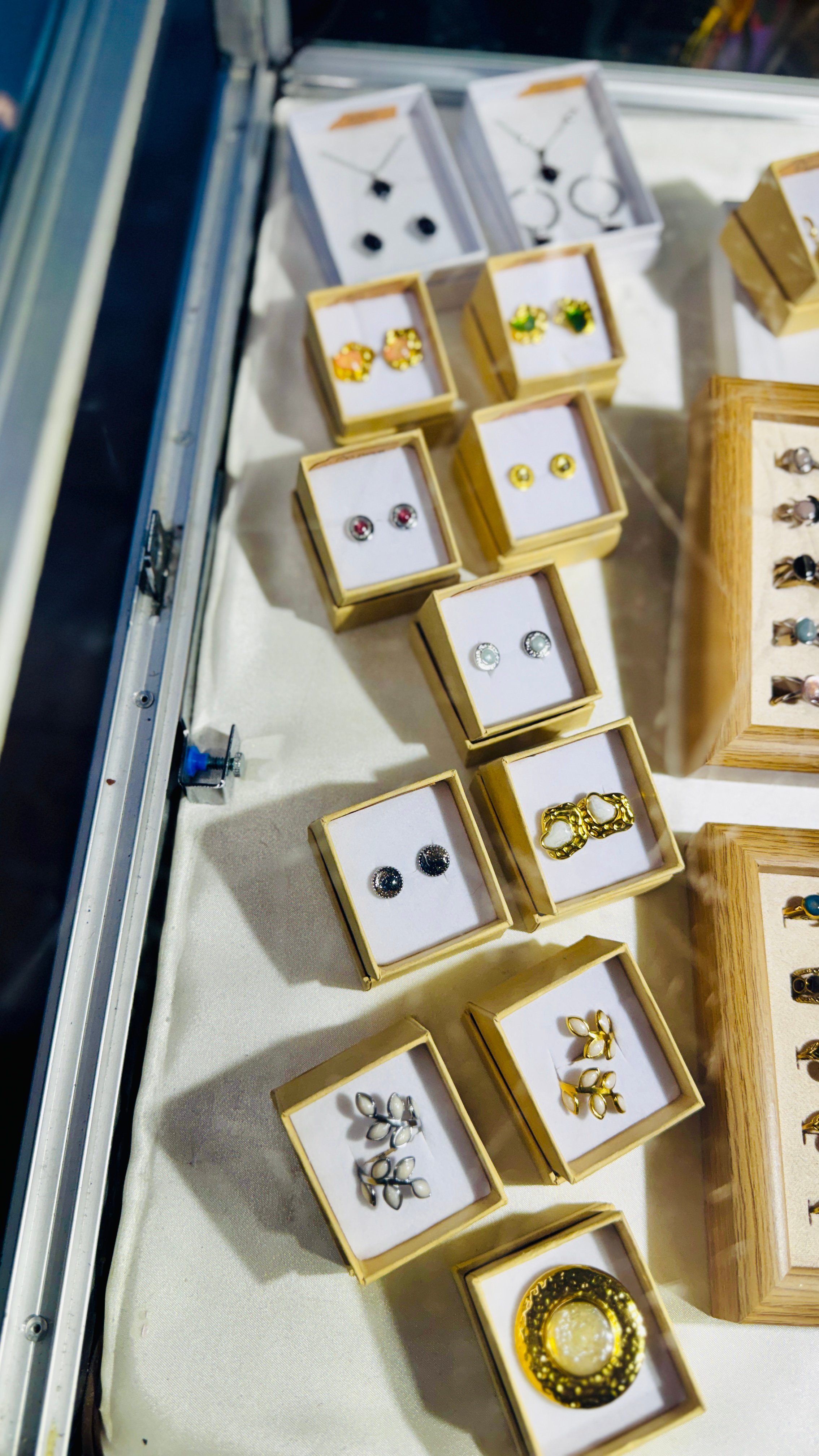 La Maison des Cristaux inc.