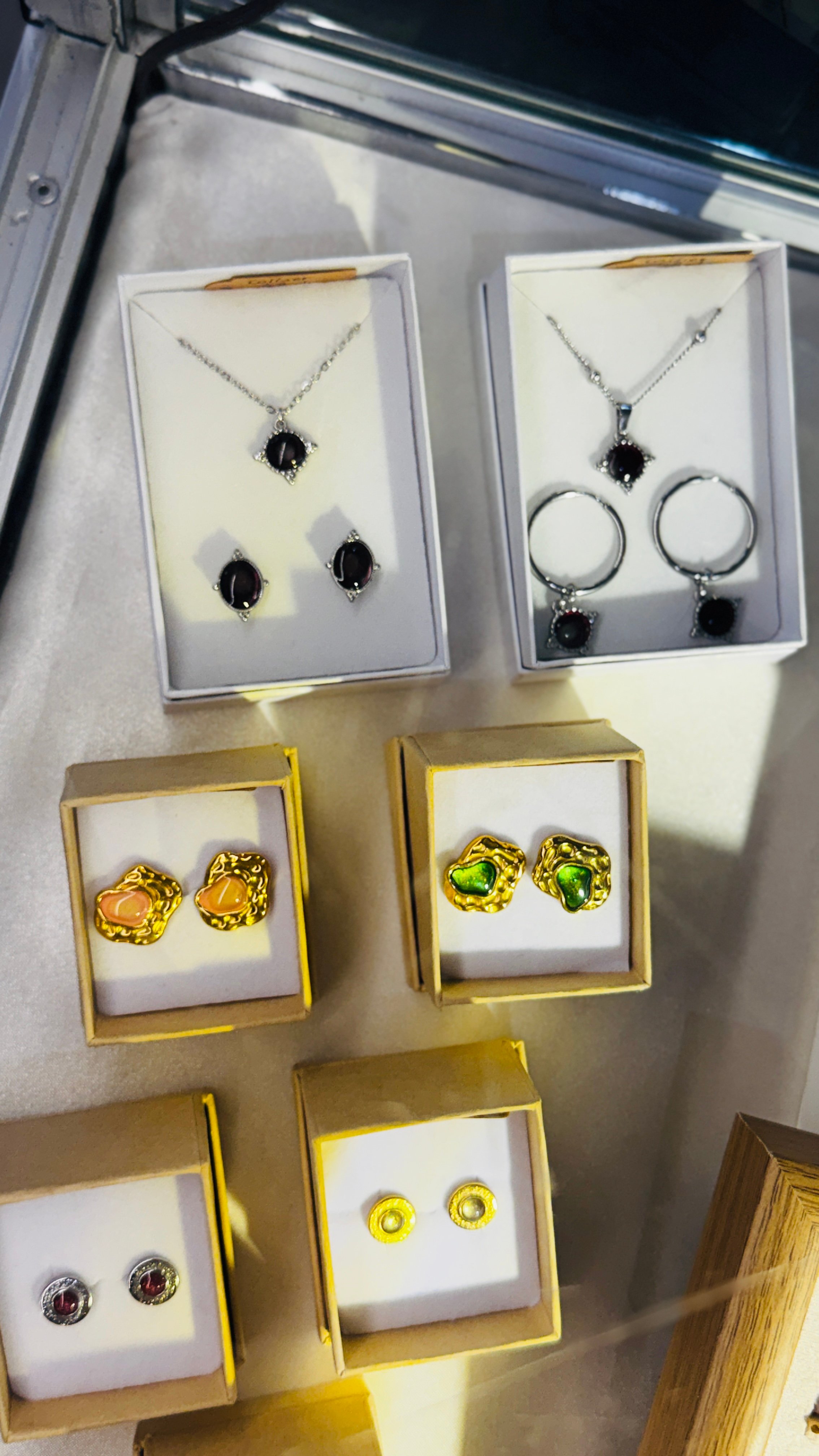 La Maison des Cristaux inc.